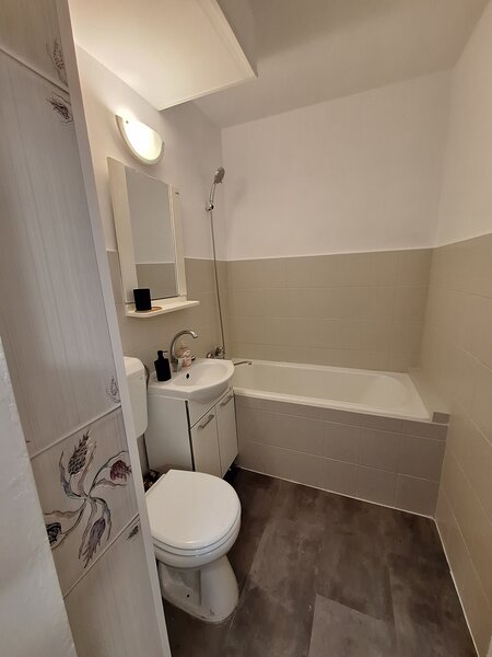 Soseaua Oltenitei, statia Husi, 650 m metrou Ctin Brancoveanu 2 camere